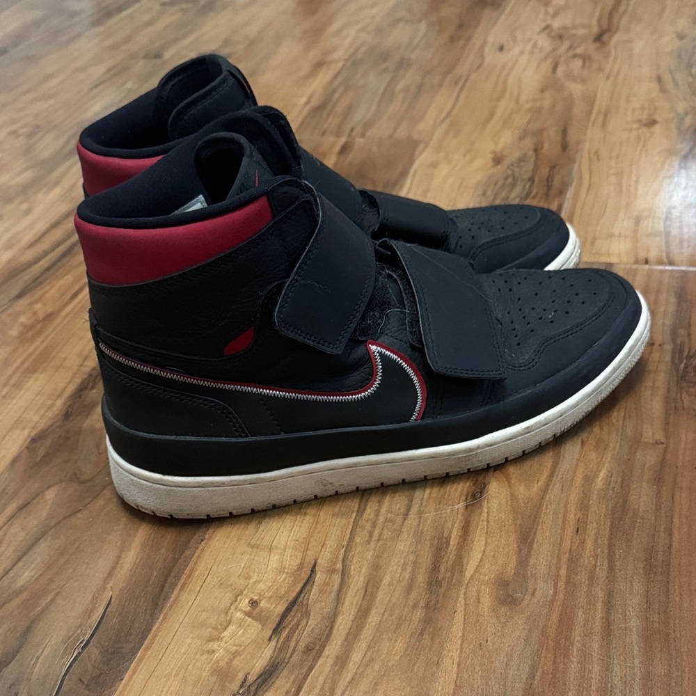 Nike Black and Red Men's Strap Sneakers - Picture 2 of 6